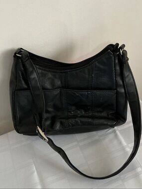 VTG Black shoulder handbag many pockets
